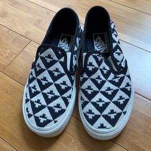 Vans across slip-one size 5.5